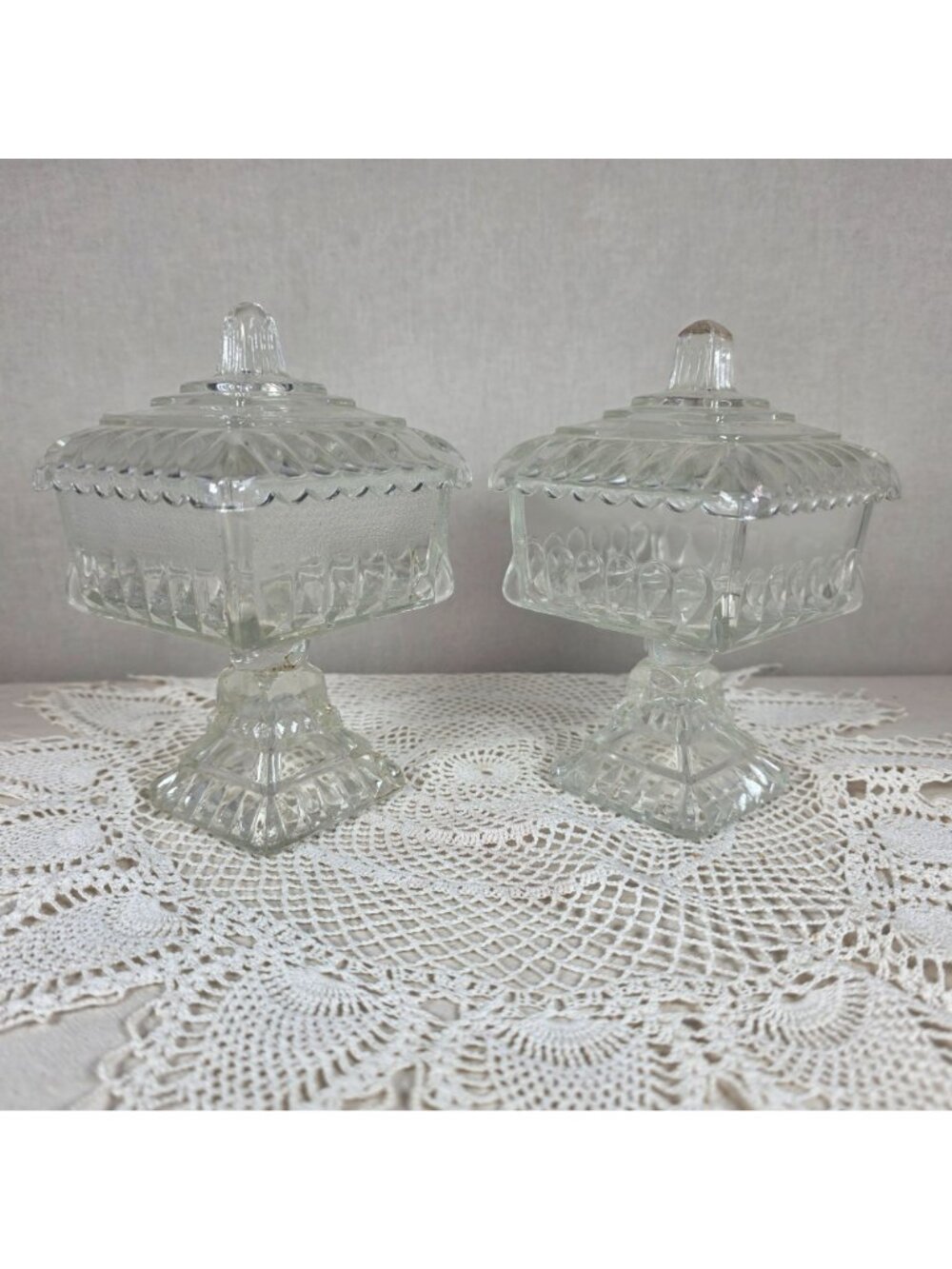 Vintage Clear Glass Pedestal Candy Dish Set of 2 Lidded Compote Pressed Glass Tr - Picture 5 of 11